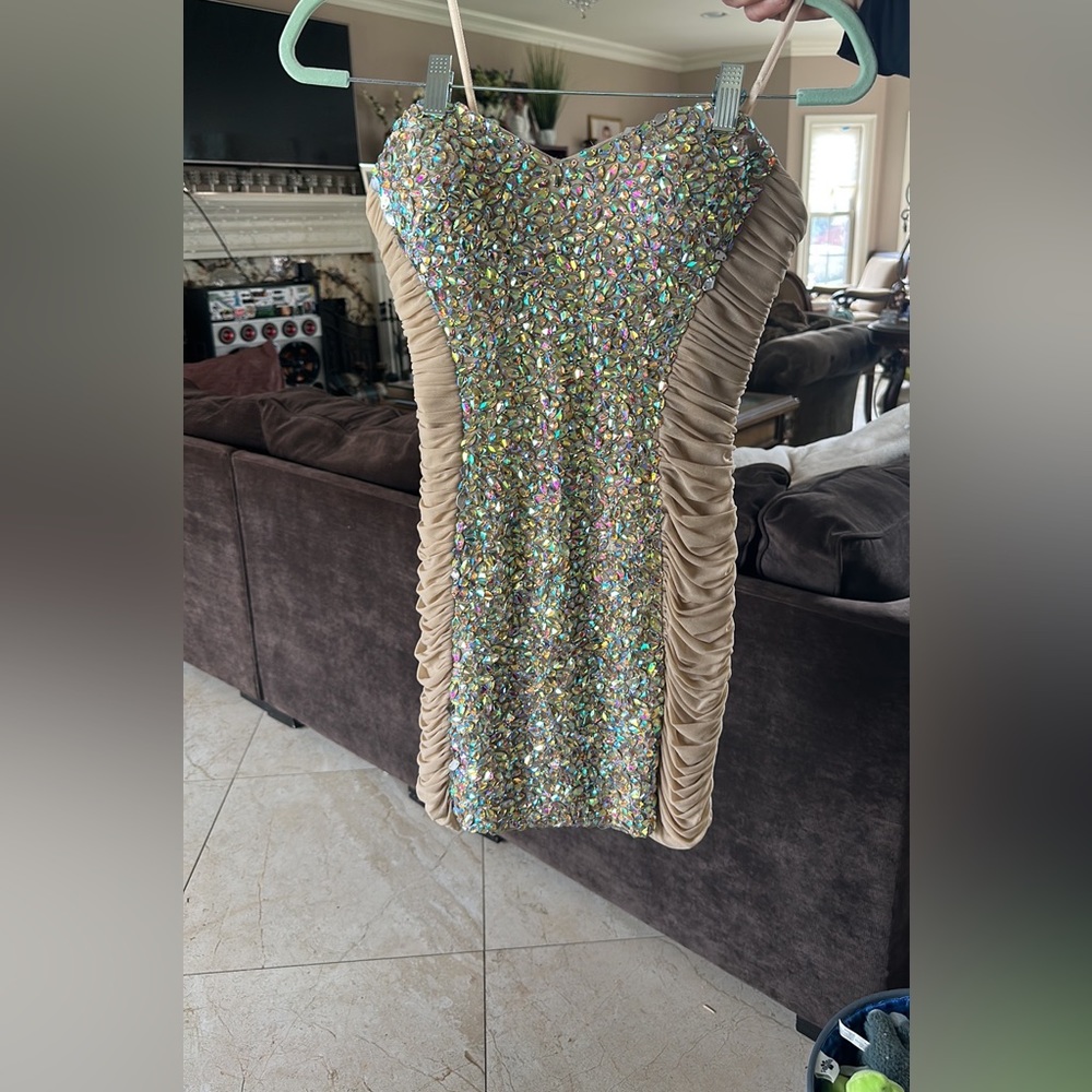 Strapless mini la femme dress